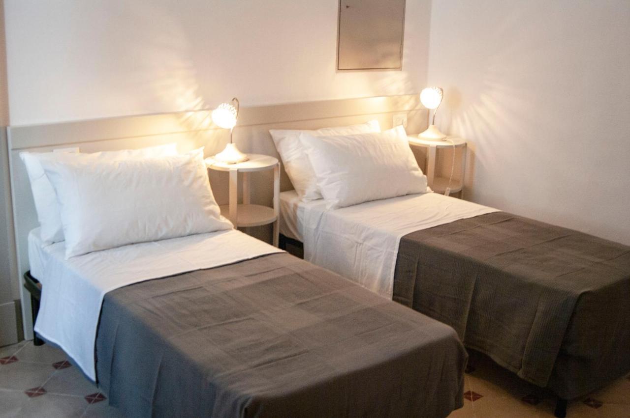 Le Finestre Su Porta Carrese - Luxury Rooms Matino Exteriör bild
